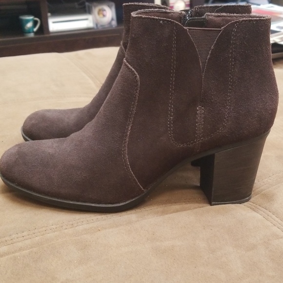 clarks brown suede ankle boots